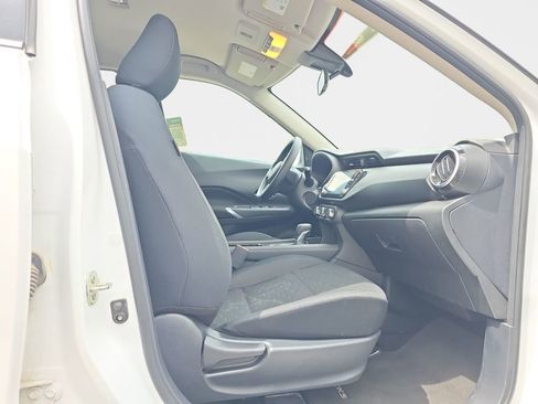 Used 2024 Nissan Kicks SV image 18