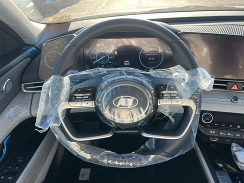 New 2026 Hyundai Elantra Limited image 18