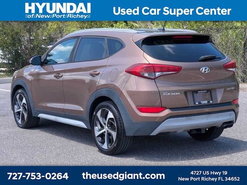 Used 2017 Hyundai Tucson Sport FWD image 3