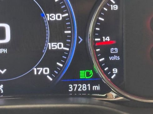 Used 2023 GMC Acadia Denali image 9