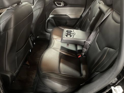 Used 2024 Jeep Compass Limited image 11