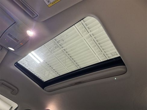 Used 2020 Nissan Armada SL w/ Premium Package image 19