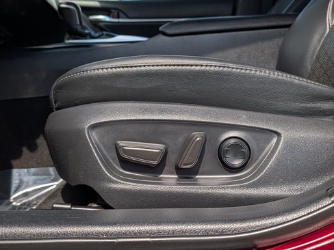 Used 2018 Toyota Camry XSE FWD image 21