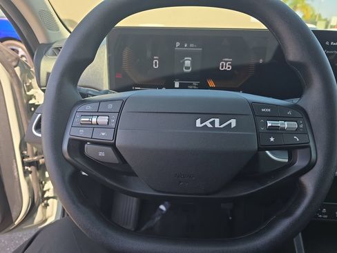 Used 2025 Kia K4 FWD image 13