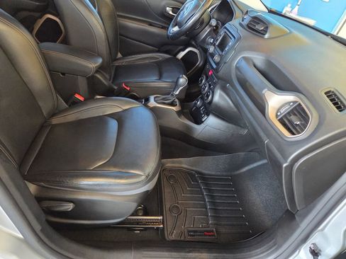 Used 2017 Jeep Renegade Limited AWD/4WD image 25