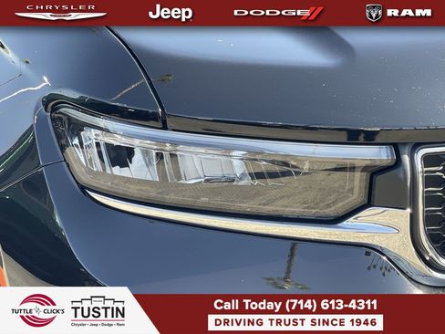 Used 2025 Jeep Grand Cherokee L Laredo w/ Luxury Tech Group I AWD/4WD image 7