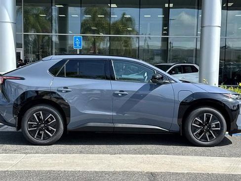 New 2026 Subaru Solterra AWD/4WD image 3
