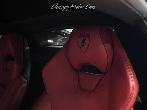 Used 2020 Lamborghini Huracan EVO image 19