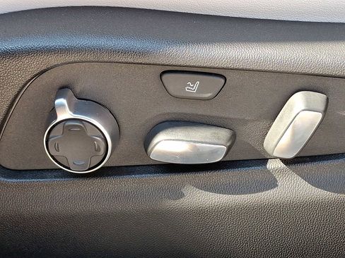 Certified 2025 Cadillac XT4 Sport image 18