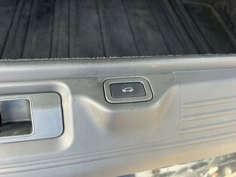 Used 2018 Land Rover Range Rover HSE image 37