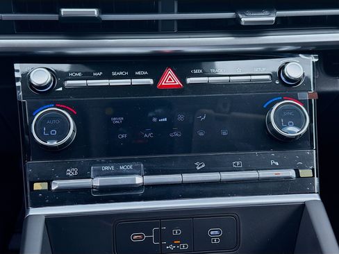 New 2026 Hyundai Santa Fe SE FWD image 12
