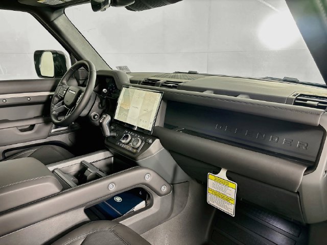 New 2026 Land Rover Defender 110 X-Dynamic SE AWD/4WD image 27