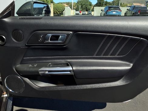 Used 2020 Ford Mustang Premium image 21
