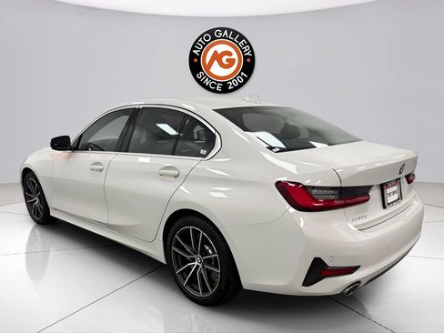 Used 2021 BMW 330i Sedan w/ Convenience Package RWD image 5