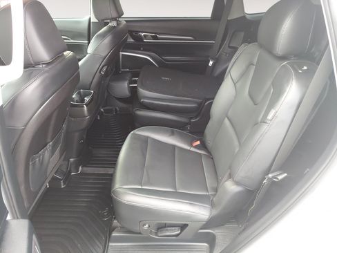 Used 2024 Kia Telluride S w/ S Sunroof Package FWD image 24
