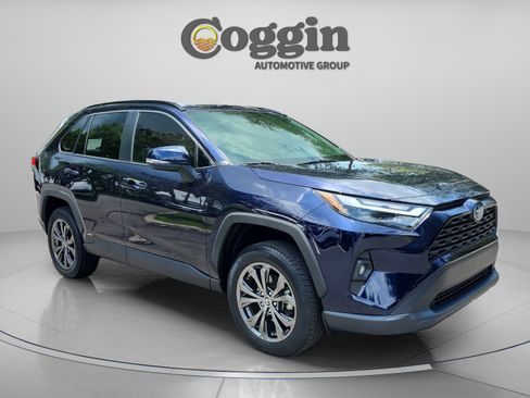 Used 2023 Toyota RAV4 XLE Premium AWD/4WD image 7