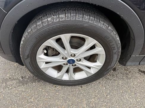 Used 2019 Ford Escape SE FWD image 16