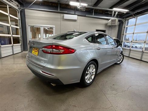 Used 2020 Ford Fusion SE image 5