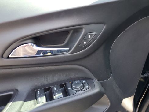 Used 2022 Chevrolet Equinox RS w/ RS Leather Package image 23