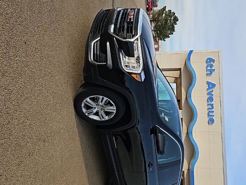 Used 2024 GMC Terrain SLE image 4