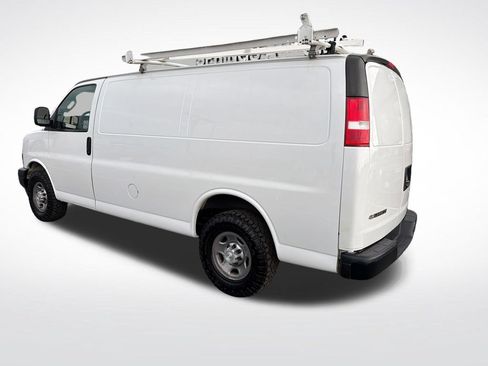 Used 2019 Chevrolet Express 2500 w/ Driver Convenience Package RWD image 3