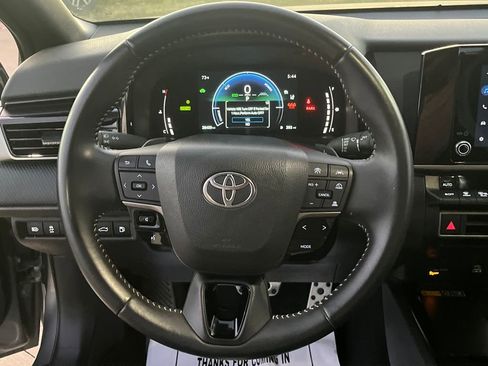 Used 2025 Toyota Camry SE image 17