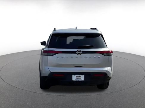 Used 2025 Nissan Pathfinder SV image 12