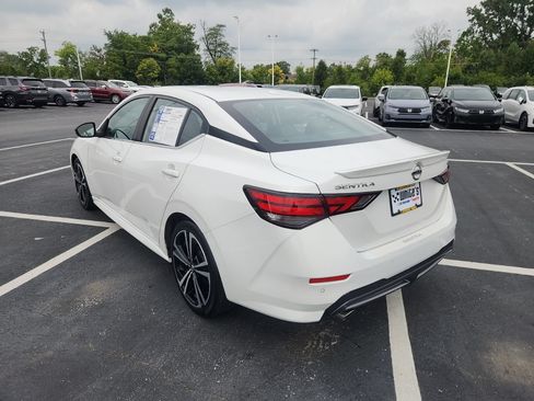 Used 2022 Nissan Sentra SR w/ SR Premium Package FWD image 4