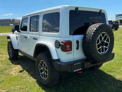 Used 2026 Jeep Wrangler Unlimited Rubicon AWD/4WD image 5