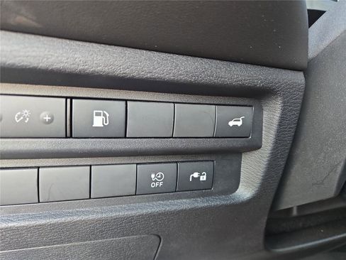 Used 2023 Mitsubishi Outlander SE image 15