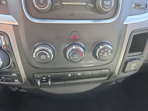 Used 2023 RAM 1500 Classic SLT AWD/4WD image 18