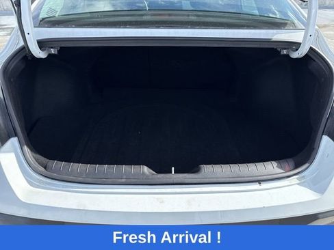Used 2025 Hyundai Elantra SEL image 12