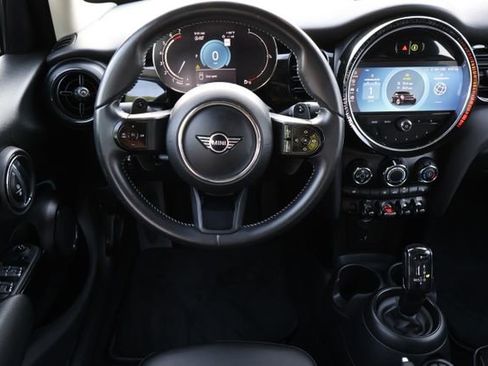 Used 2022 MINI Cooper S image 4