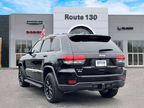 Used 2021 Jeep Grand Cherokee Laredo w/ Security & Convenience Group image 3