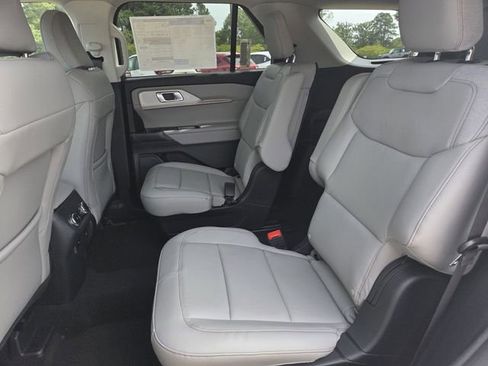New 2026 Ford Explorer Active RWD image 16