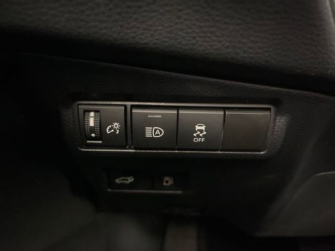 Used 2024 Toyota Corolla Cross AWD Hybrid w/ Convenience Package image 28