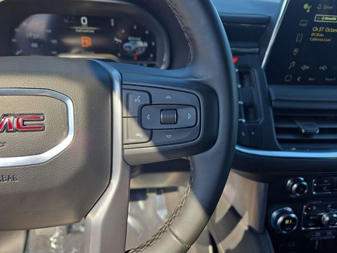 Used 2024 GMC Yukon SLE image 21