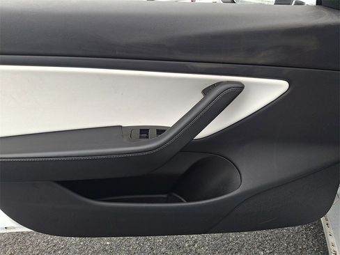 Used 2019 Tesla Model 3 Long Range image 14