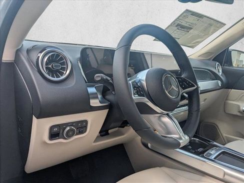 Used 2026 Mercedes-Benz GLB 250 image 6