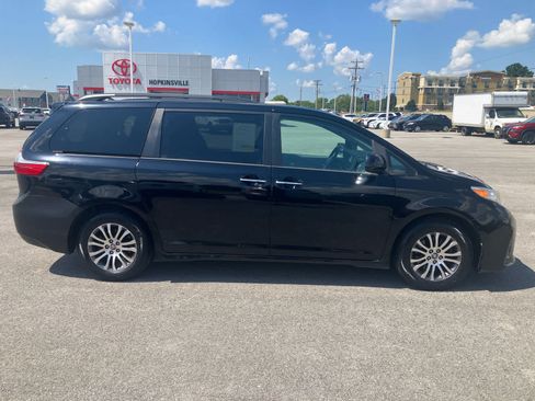 Used 2020 Toyota Sienna XLE FWD image 8