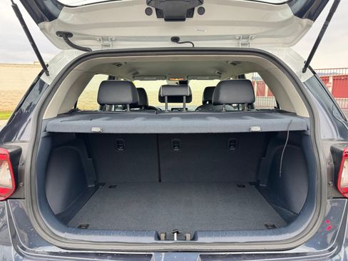 Used 2022 Hyundai Venue Limited image 20