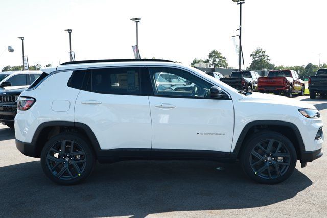 New 2026 Jeep Compass Latitude AWD/4WD image 4