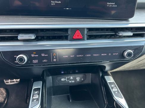 Certified 2024 Kia Sorento SX Prestige AWD/4WD image 15