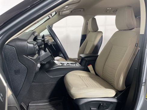Used 2020 Ford Explorer XLT w/ Comfort Package AWD/4WD image 10