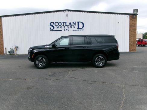 Used 2025 Chevrolet Suburban Z71 AWD/4WD image 1