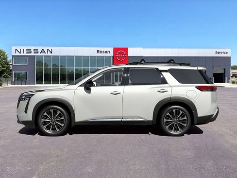 New 2026 Nissan Pathfinder Platinum AWD/4WD image 24