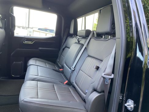 Used 2024 Chevrolet Silverado 1500 High Country w/ Technology Package AWD/4WD image 41