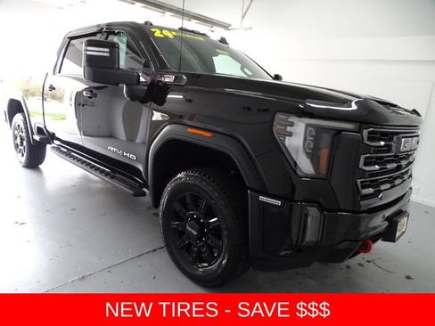 Used 2024 GMC Sierra 2500 AT4 w/ AT4 Premium Plus Package AWD/4WD image 1