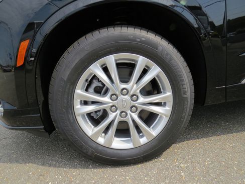 New 2025 Cadillac XT6 Luxury image 13