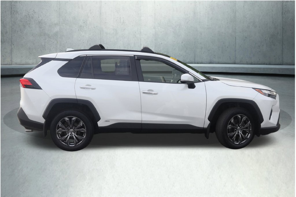 Used 2023 Toyota RAV4 Limited AWD/4WD image 31